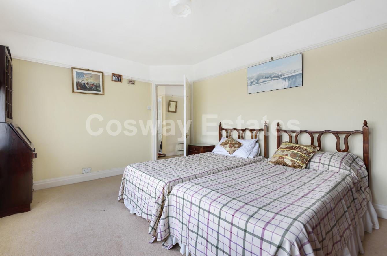 Parkside, Mill Hill